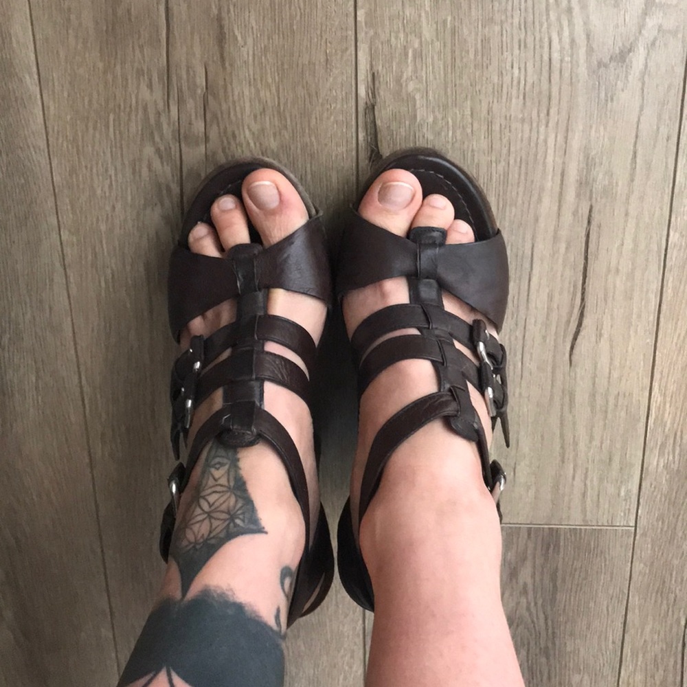 Janet & Janet Brown Wedges